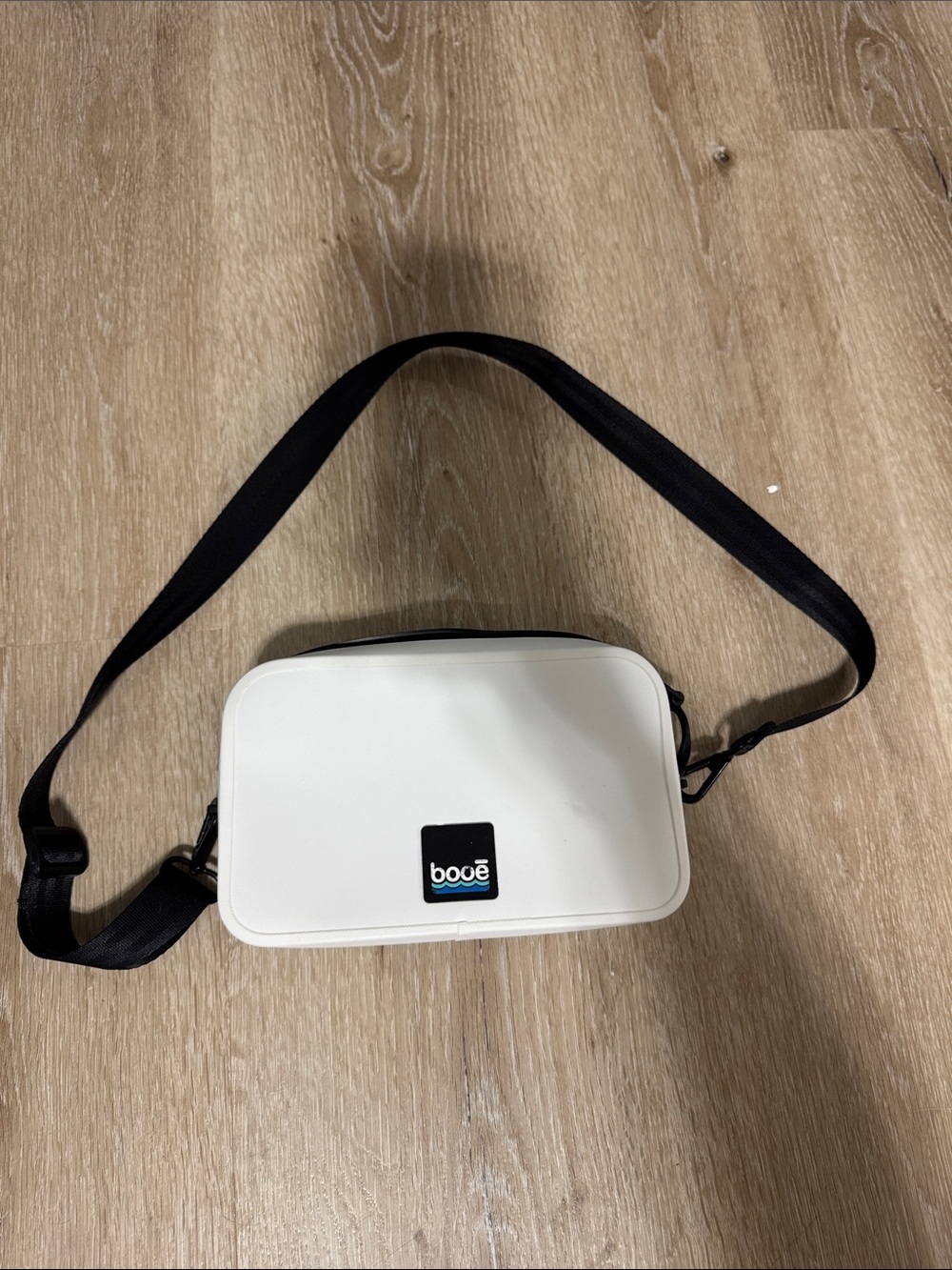 booē White Waterproof Belt Bag with Black Strap